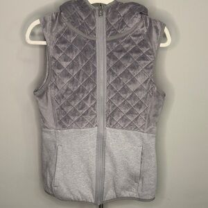 North Face REVERSIBLE Gray Quilted Sleeveless Vest size medium